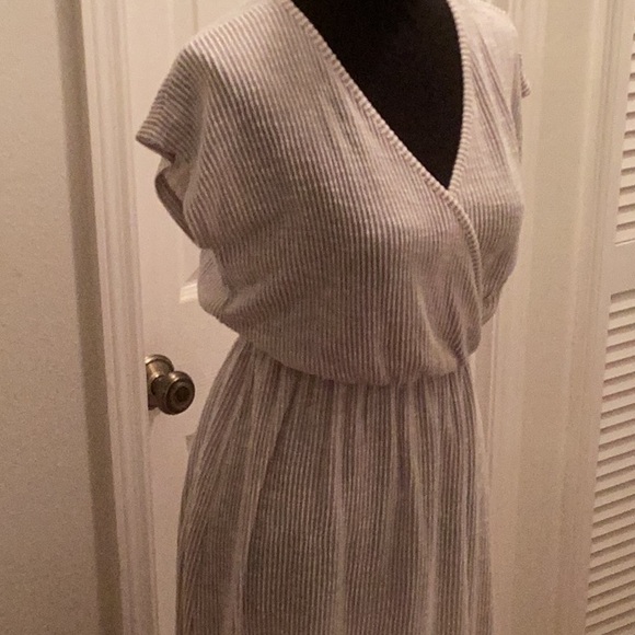 Caution to the Wind vertical strip dress - Picture 7 of 9